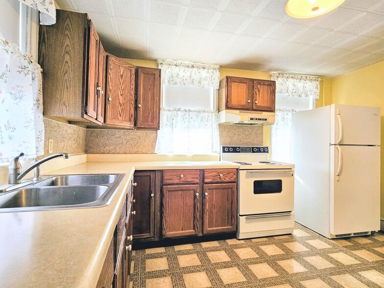 Building Photo - 453 Fruitville Pike