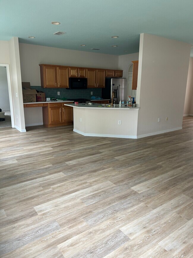 Building Photo - 8303 SW 82nd Cir
