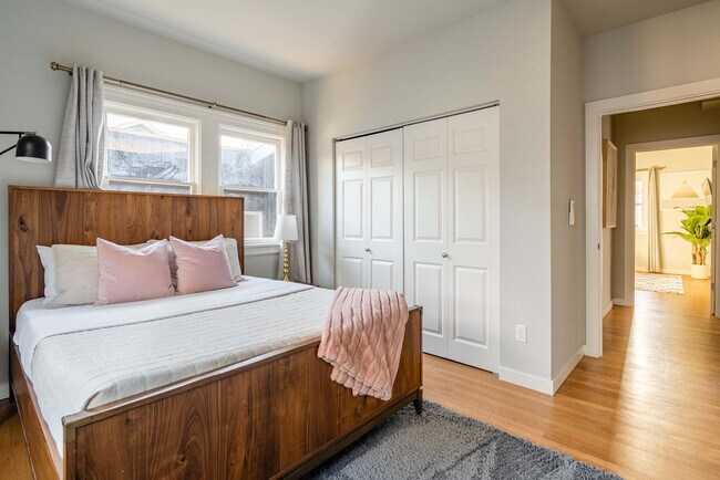 Building Photo - 3046 NE Glisan St