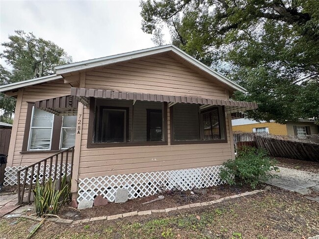 Building Photo - 728 Columbia St