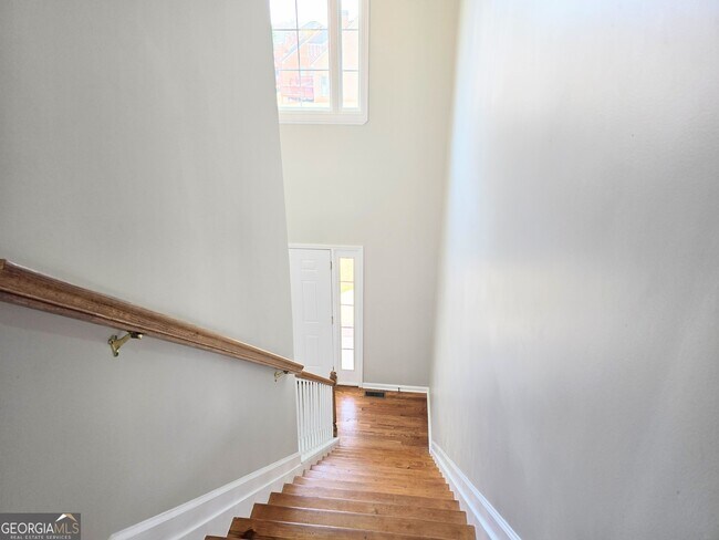 Building Photo - 641 Olde Ivy Way