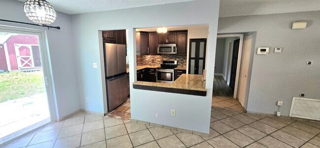 Building Photo - 1340 Paradise Ln