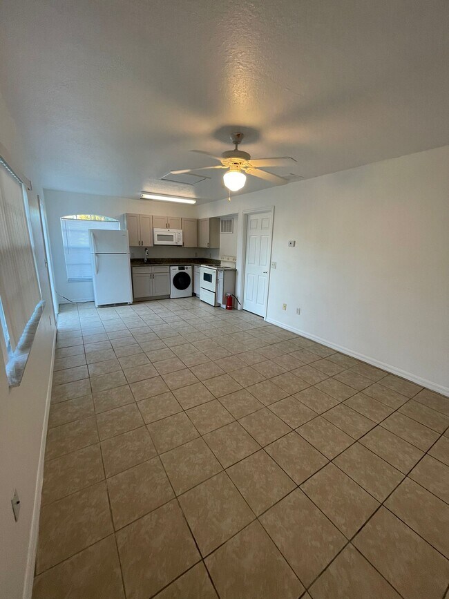 Building Photo - 436 Washington Palm Loop