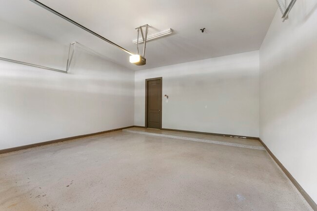 Building Photo - 31 Aventura Pl