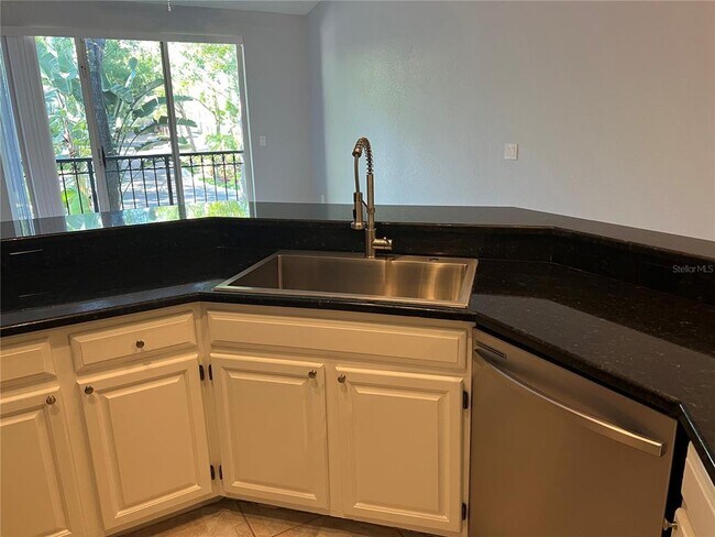 Building Photo - 805 Normandy Trace Rd