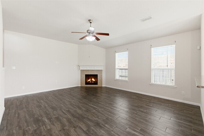 Building Photo - 3418 Delta Dr