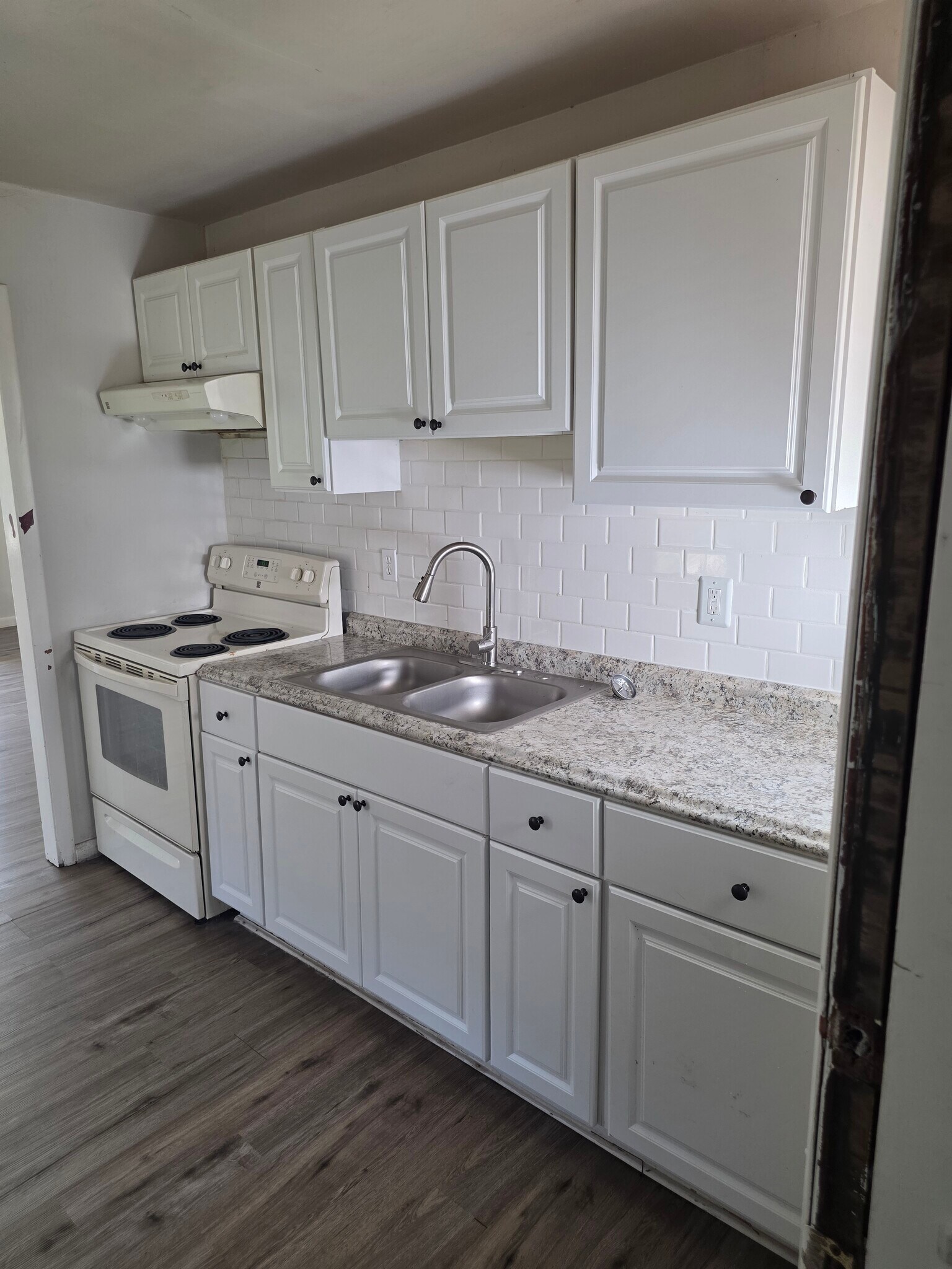 Building Photo - 108 8th St