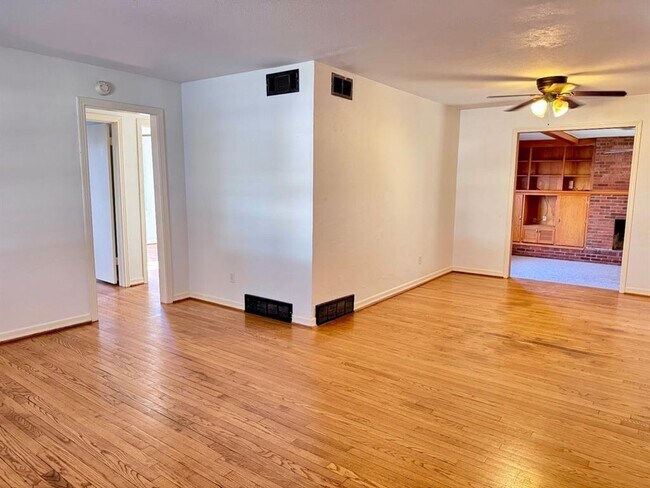 Building Photo - 1304 Downing St