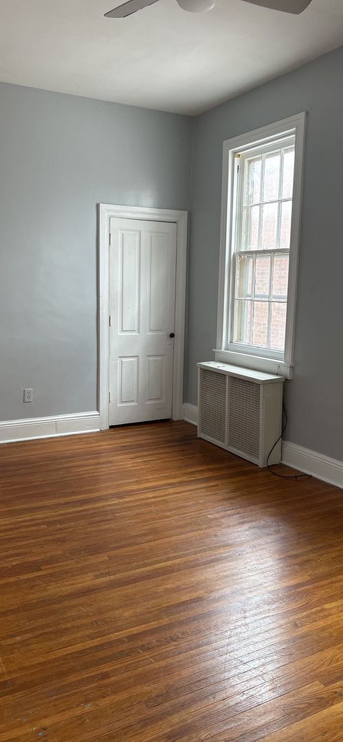 Building Photo - 475 W Market St