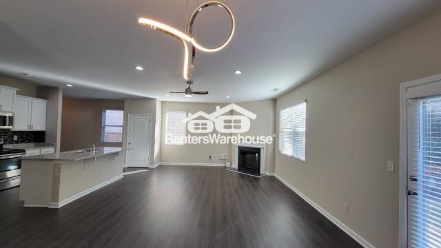 Building Photo - 5518 Waverly Park Dr