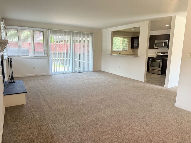 Building Photo - 105 Montoya Dr