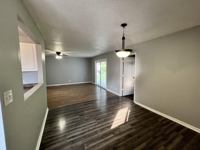 Building Photo - 221 Devonshire Dr