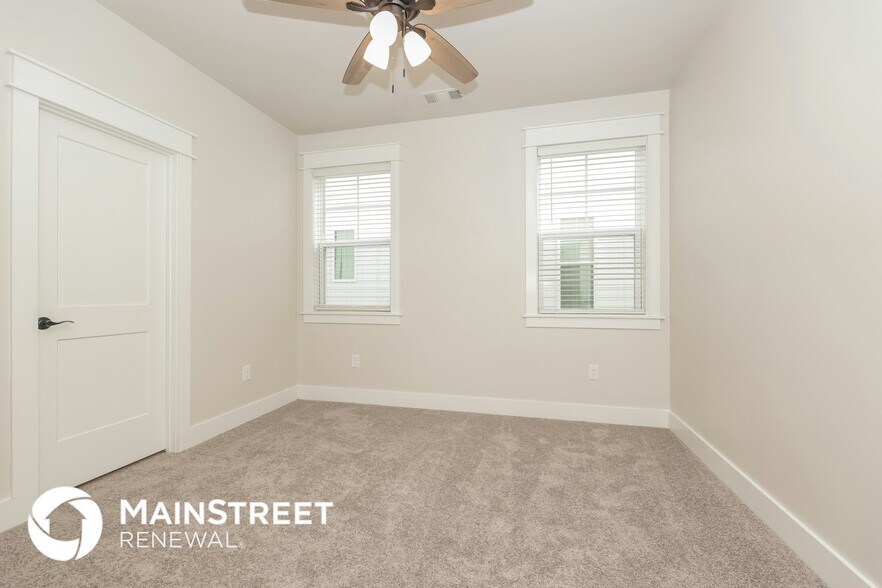 Building Photo - 149 Oasis Dr