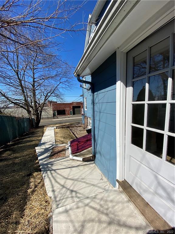 Building Photo - 453 Quinnipiac Ave