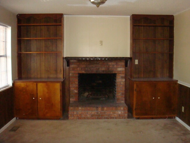 Building Photo - CLOSE TO VSU