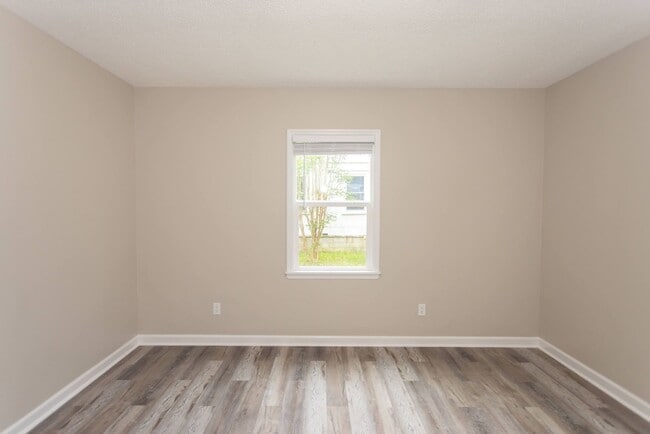 Building Photo - Welcome to this Beautiful Home nestled in the heart of Sumter, SC.