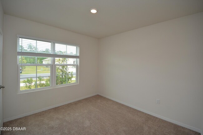 Building Photo - 285 Sunset Point Dr