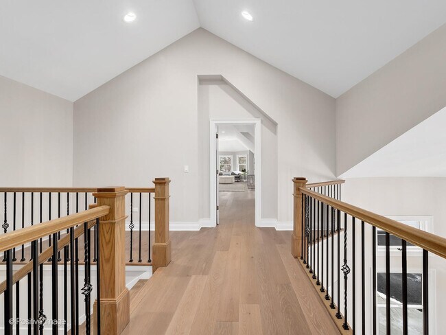 Building Photo - 608 W 55th St