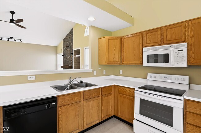 Building Photo - 11951 Driftstone Dr