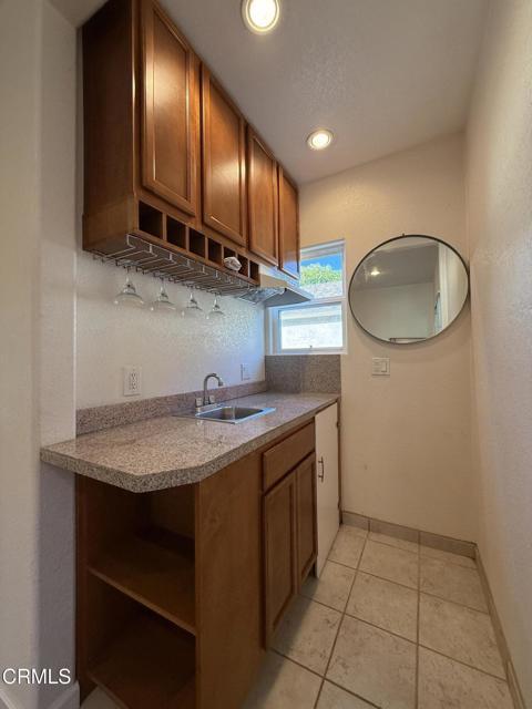 Building Photo - 2007 Poli St