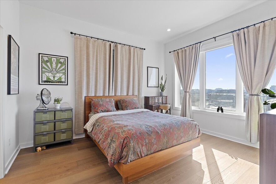 Building Photo - 411 Fairpoint St