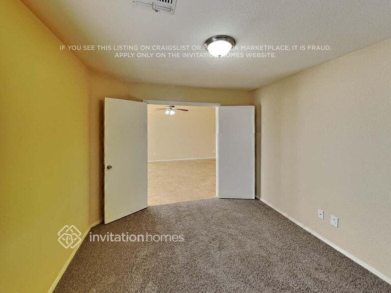 Building Photo - 13043 W Via Camille