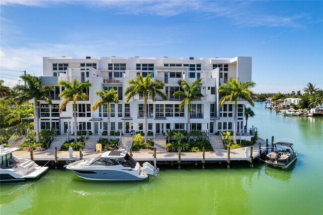 Building Photo - 31 N Shore Dr
