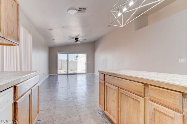 Building Photo - 1716 Anchor Dr