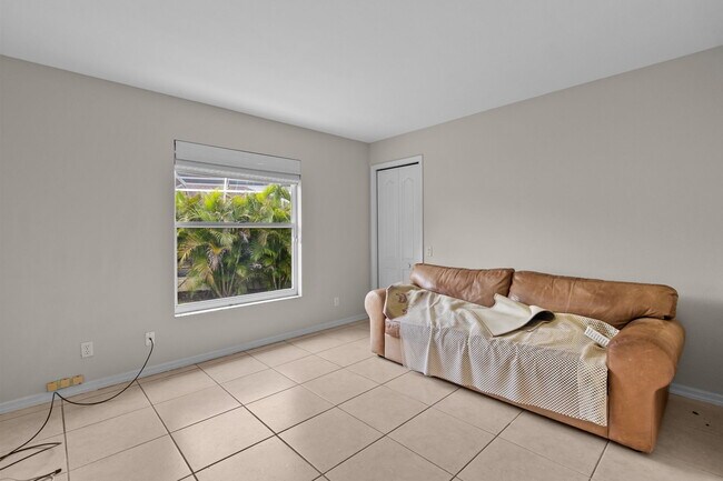 Building Photo - 1040 Bay Harbor Dr