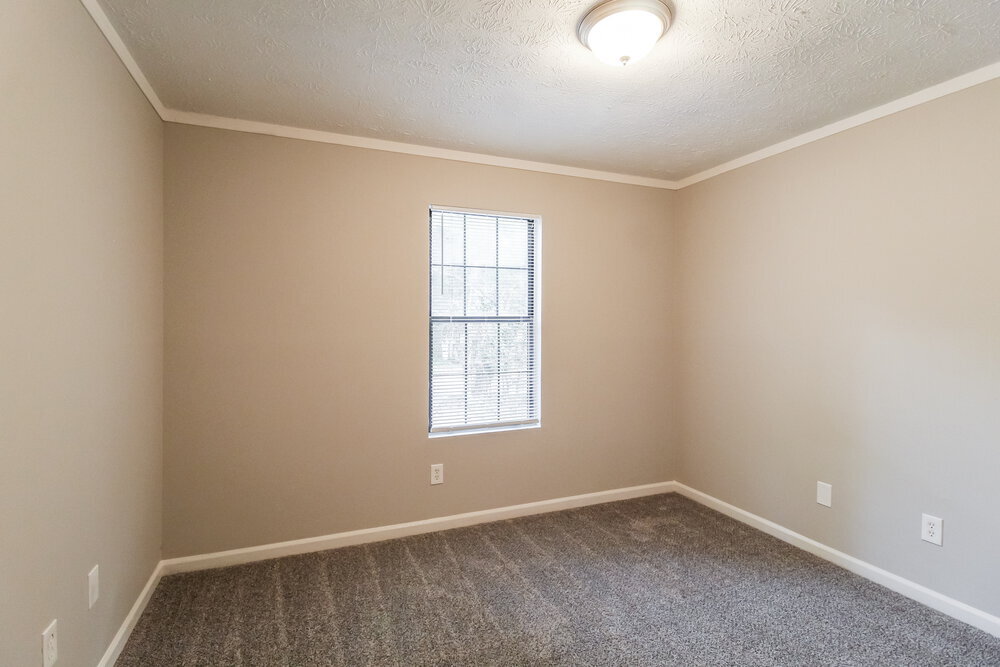 Building Photo - 5545 Rock Springs Rd
