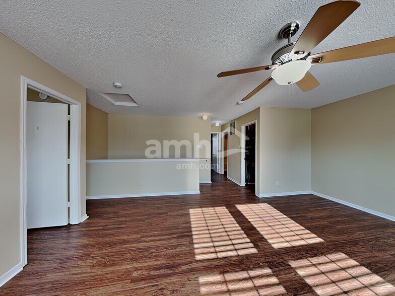 Building Photo - 9915 Sapphire Berry Ln