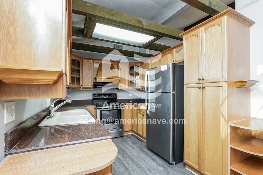 Building Photo - 42 Fox Glen Cir