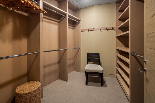 Building Photo - 3Bd/2.5Ba One Lincoln Tower Penthouse