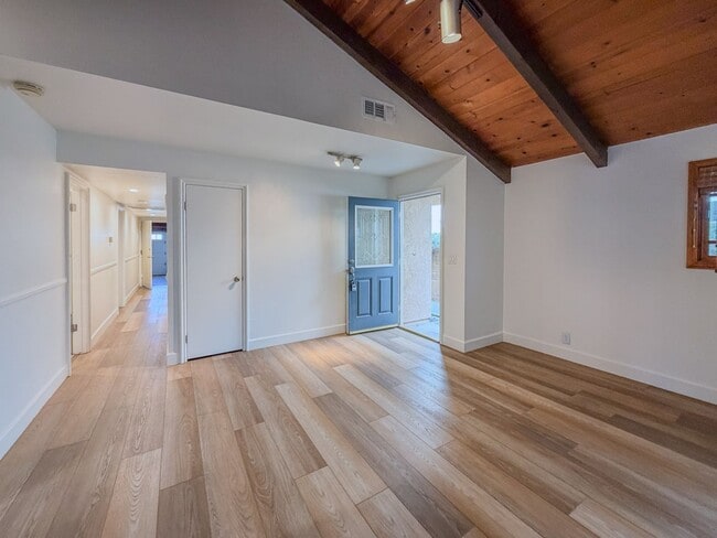 Building Photo - 5142 Sandpiper Way