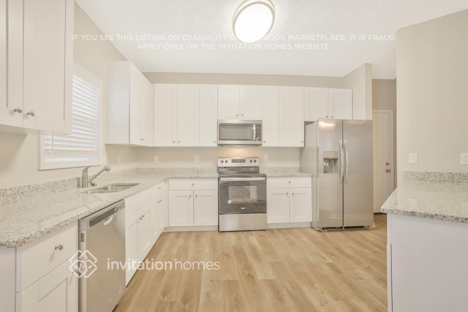 Building Photo - 2824 Everwood Pointe SW