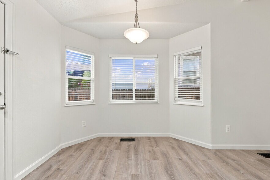 Building Photo - 8480 S Upham Way
