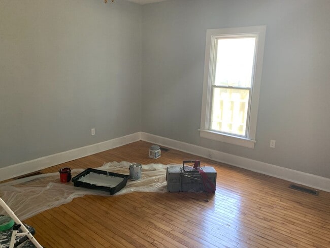 Building Photo - Williamsville!! Move in 10/03/2025!