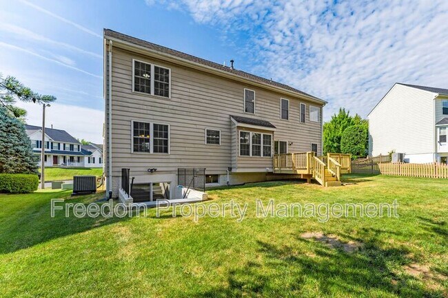 Building Photo - 9140 Worthington Dr