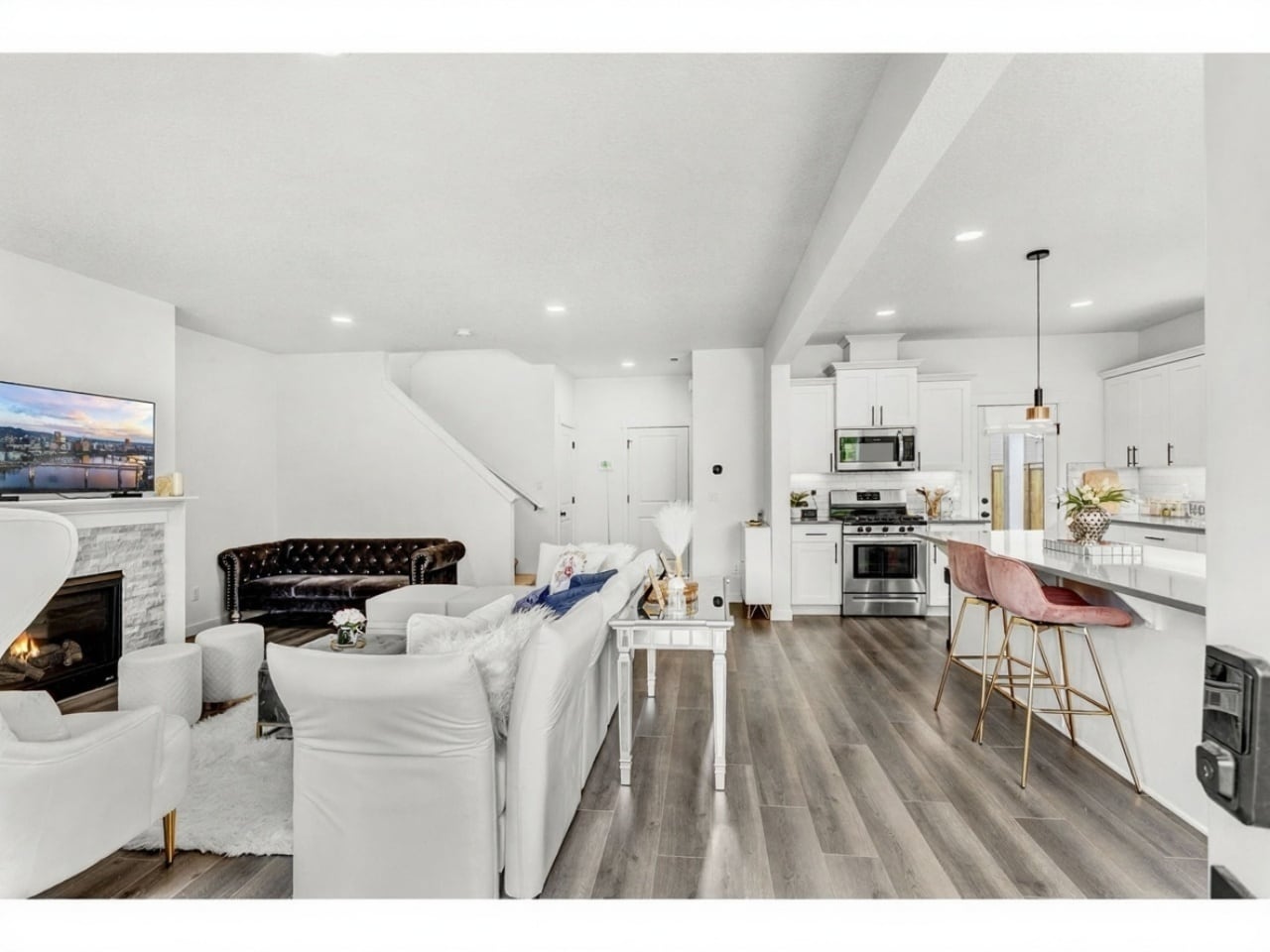 Building Photo - 837 S 26th Ave