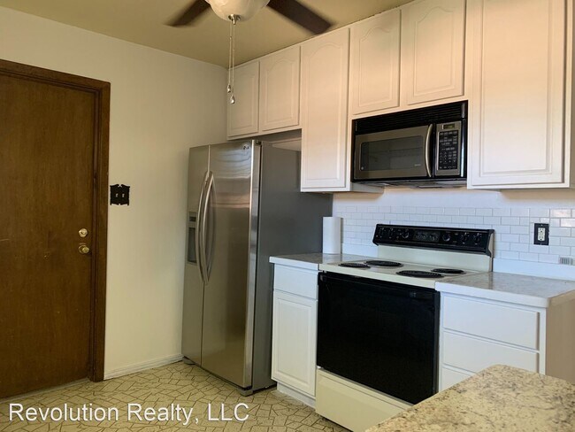 Building Photo - 3 br, 2 bath House - 1900 Carlyle Drive