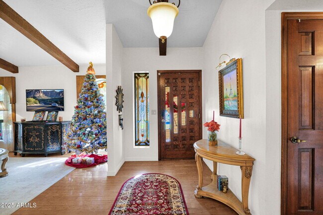 Building Photo - 426 E Carol Ann Way