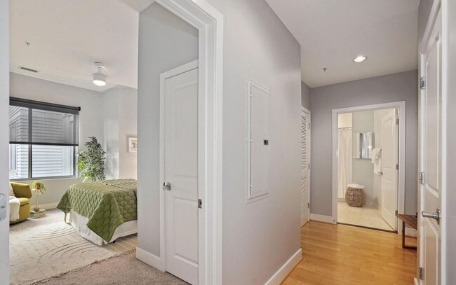 Building Photo - Very Nice Apartment Steps to Tenleytown Me...