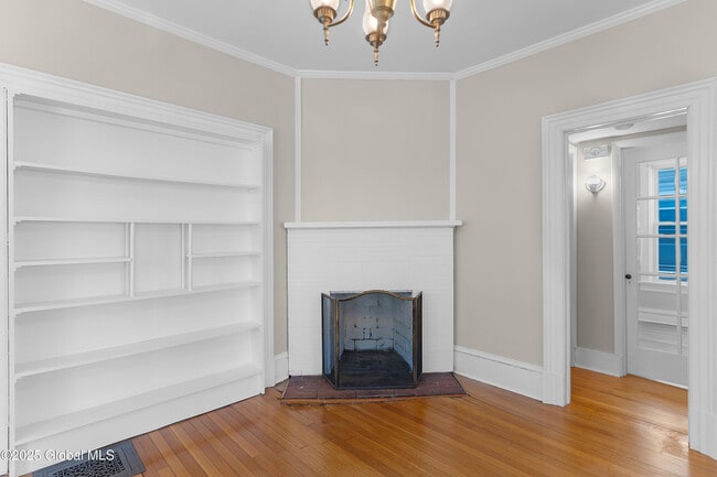 Building Photo - 1047 Waverly Pl