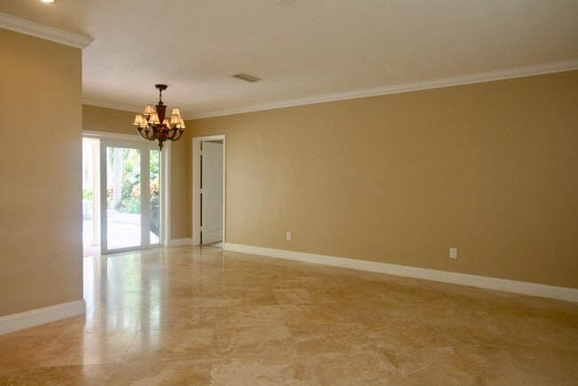 Building Photo - 839 Malaga Dr