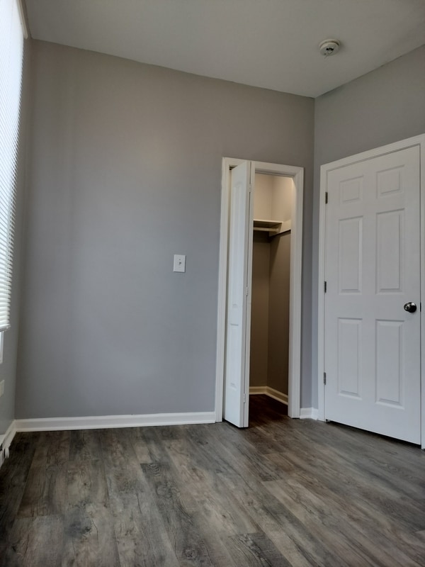 Building Photo - 6601 S Green St