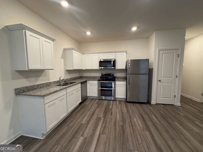 Building Photo - 35300 Condor Ct