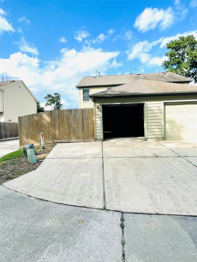 Building Photo - 23623 Twisting Falls Dr