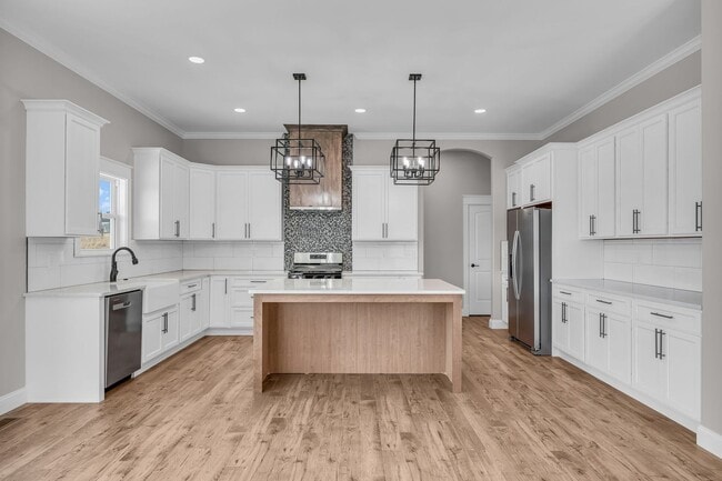 Building Photo - Italian Estates Property Management