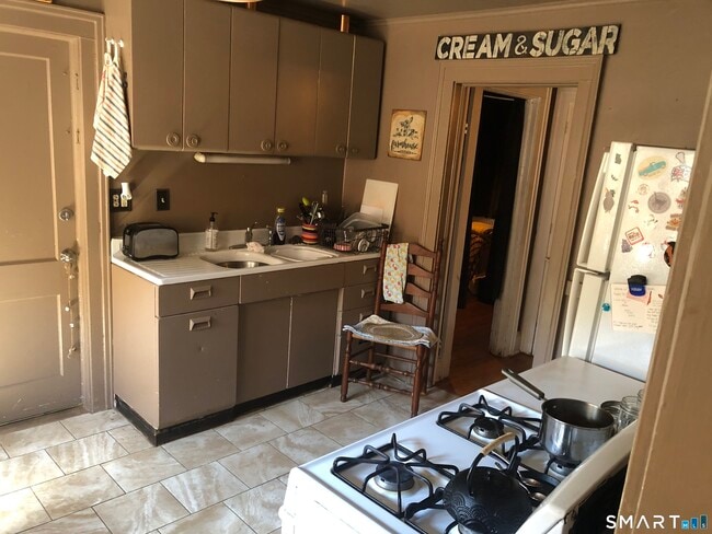 Building Photo - 317 Garden St