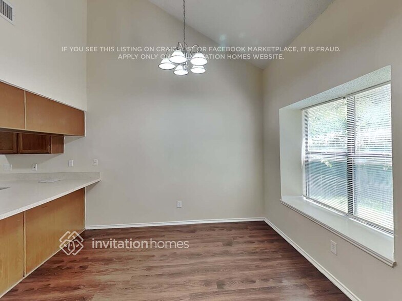 Building Photo - 2541 Rialto Way